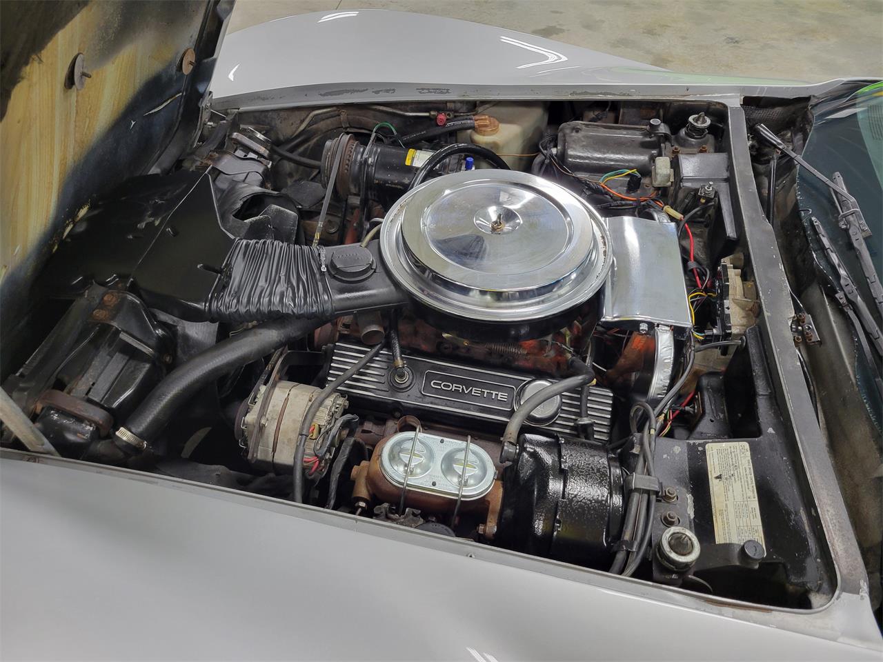 Chevrolet-Corvette-1976-Silver-Black-17