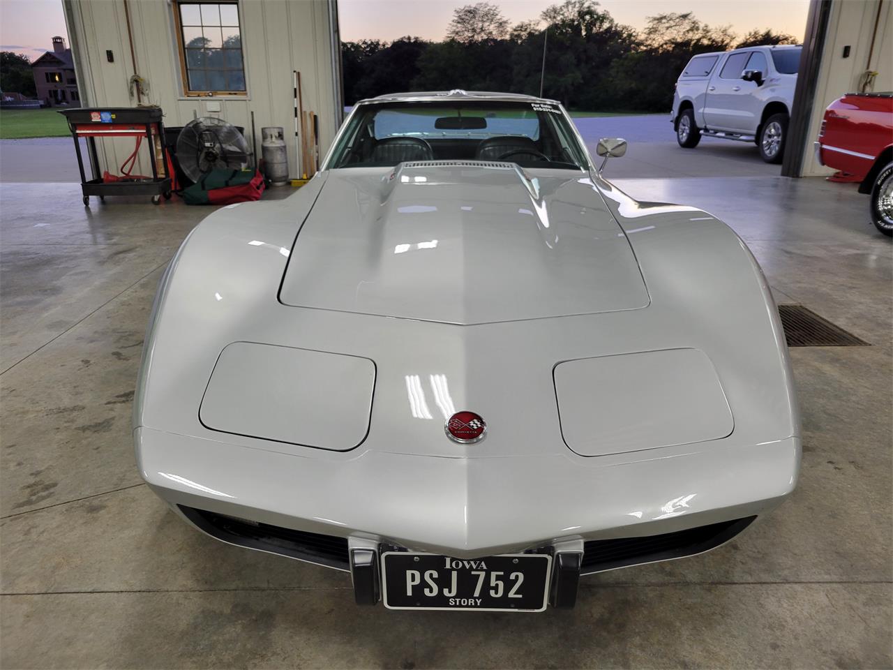 Chevrolet-Corvette-1976-Silver-Black-19