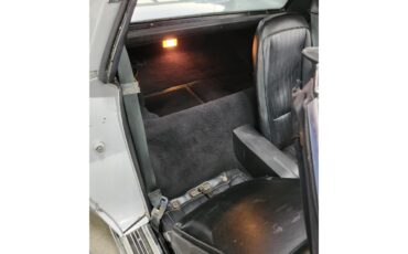Chevrolet-Corvette-1976-Silver-Black-3