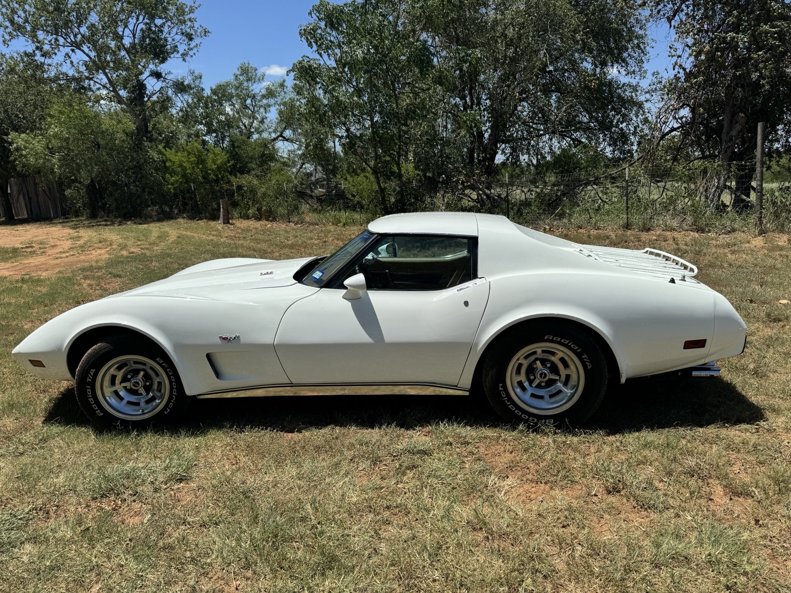 Chevrolet-Corvette-1977-1
