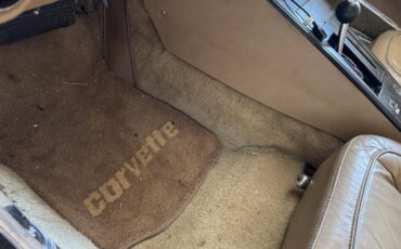 Chevrolet-Corvette-1977-7