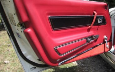 Chevrolet-Corvette-1977-Coupe-1
