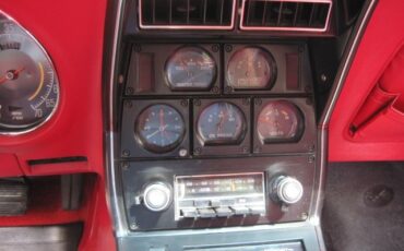 Chevrolet-Corvette-1977-Coupe-10