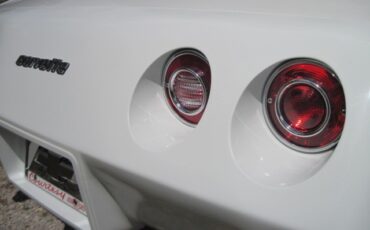 Chevrolet-Corvette-1977-Coupe-11
