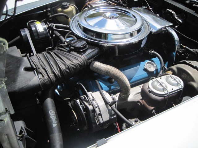 Chevrolet-Corvette-1977-Coupe-15