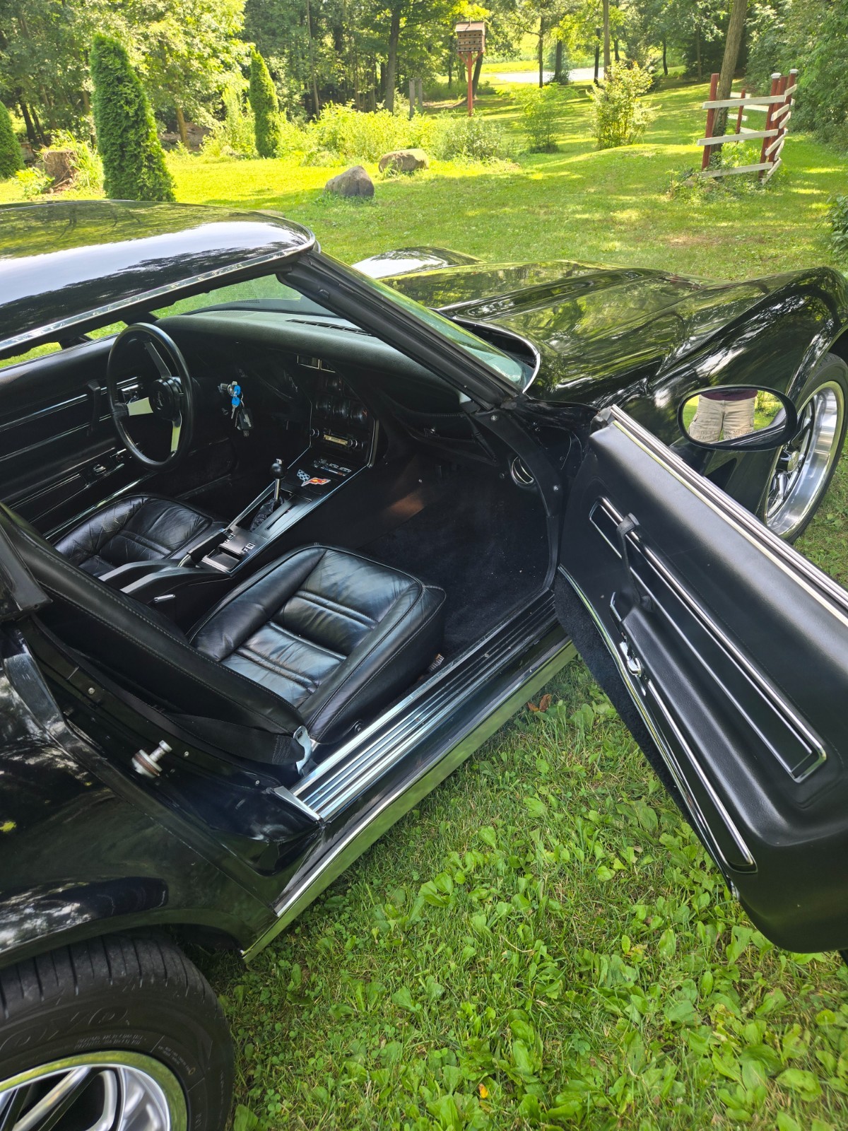 Chevrolet-Corvette-1977-Coupe-2
