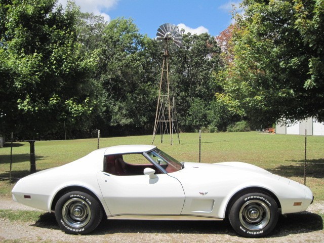 Chevrolet-Corvette-1977-Coupe-23
