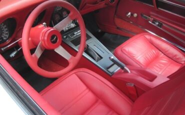 Chevrolet-Corvette-1977-Coupe-28