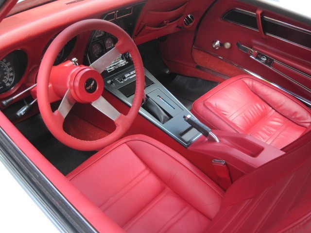 Chevrolet-Corvette-1977-Coupe-28