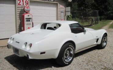 Chevrolet-Corvette-1977-Coupe-34