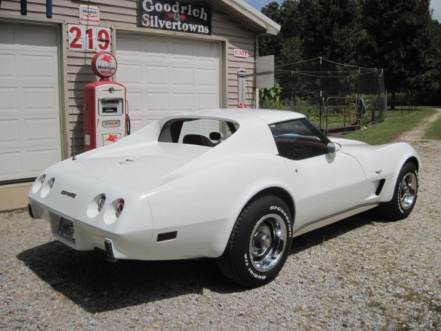 Chevrolet-Corvette-1977-Coupe-34