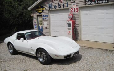 Chevrolet-Corvette-1977-Coupe-37