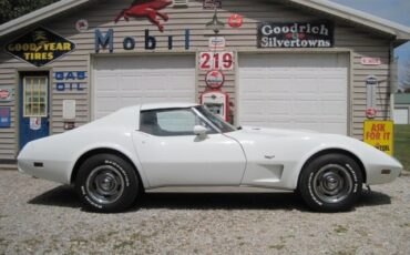 Chevrolet-Corvette-1977-Coupe
