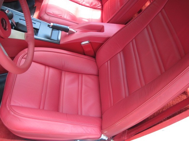 Chevrolet-Corvette-1977-Coupe-38