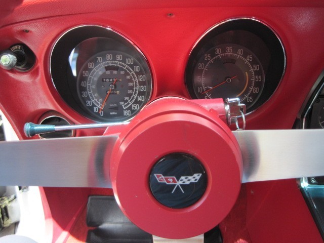 Chevrolet-Corvette-1977-Coupe-6