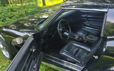Chevrolet-Corvette-1977-Coupe-7