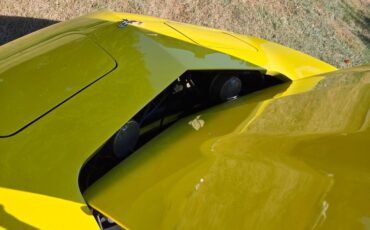 Chevrolet-Corvette-1977-Yellow-Black-23