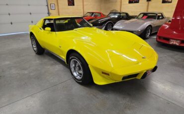 Chevrolet-Corvette-1977-Yellow-Black-25