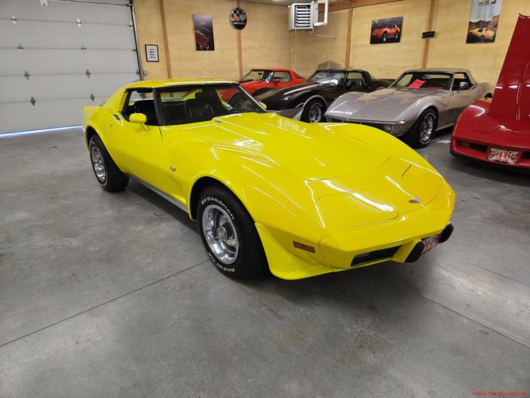 Chevrolet-Corvette-1977-Yellow-Black-25