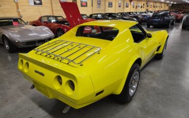 Chevrolet-Corvette-1977-Yellow-Black-27