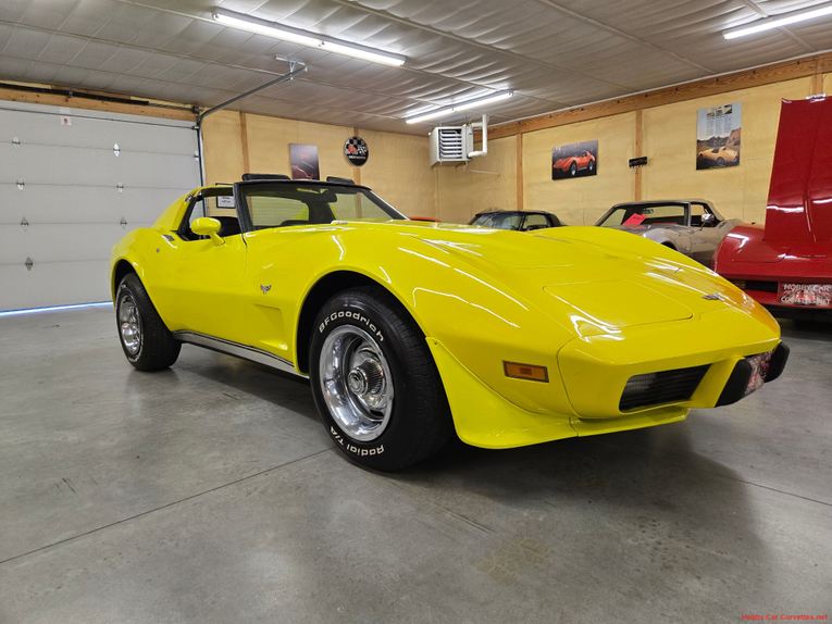 Chevrolet-Corvette-1977-Yellow-Black-31