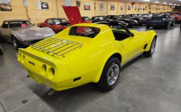Chevrolet-Corvette-1977-Yellow-Black-35