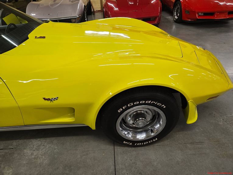 Chevrolet-Corvette-1977-Yellow-Black-6