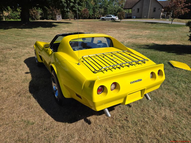 Chevrolet-Corvette-1977-Yellow-Black-9