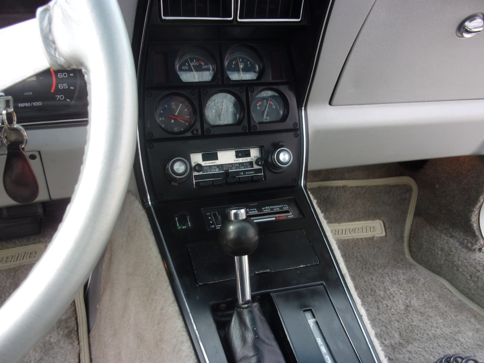 Chevrolet-Corvette-1978-Coupe-17