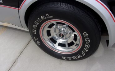 Chevrolet-Corvette-1978-Coupe-24