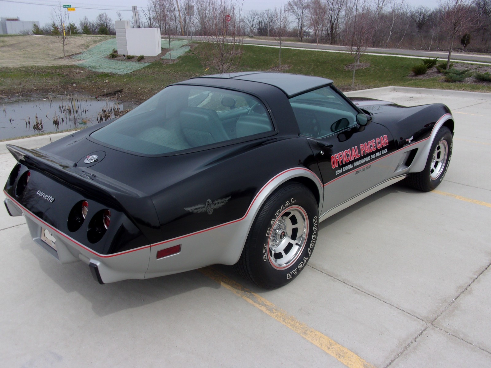Chevrolet-Corvette-1978-Coupe-7