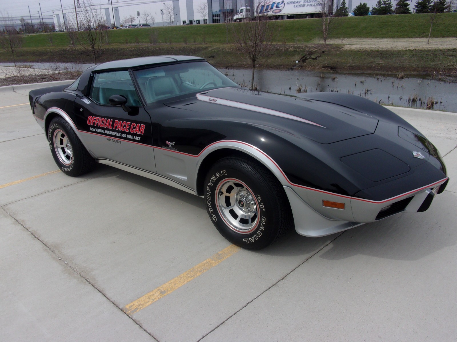 Chevrolet-Corvette-1978-Coupe-9