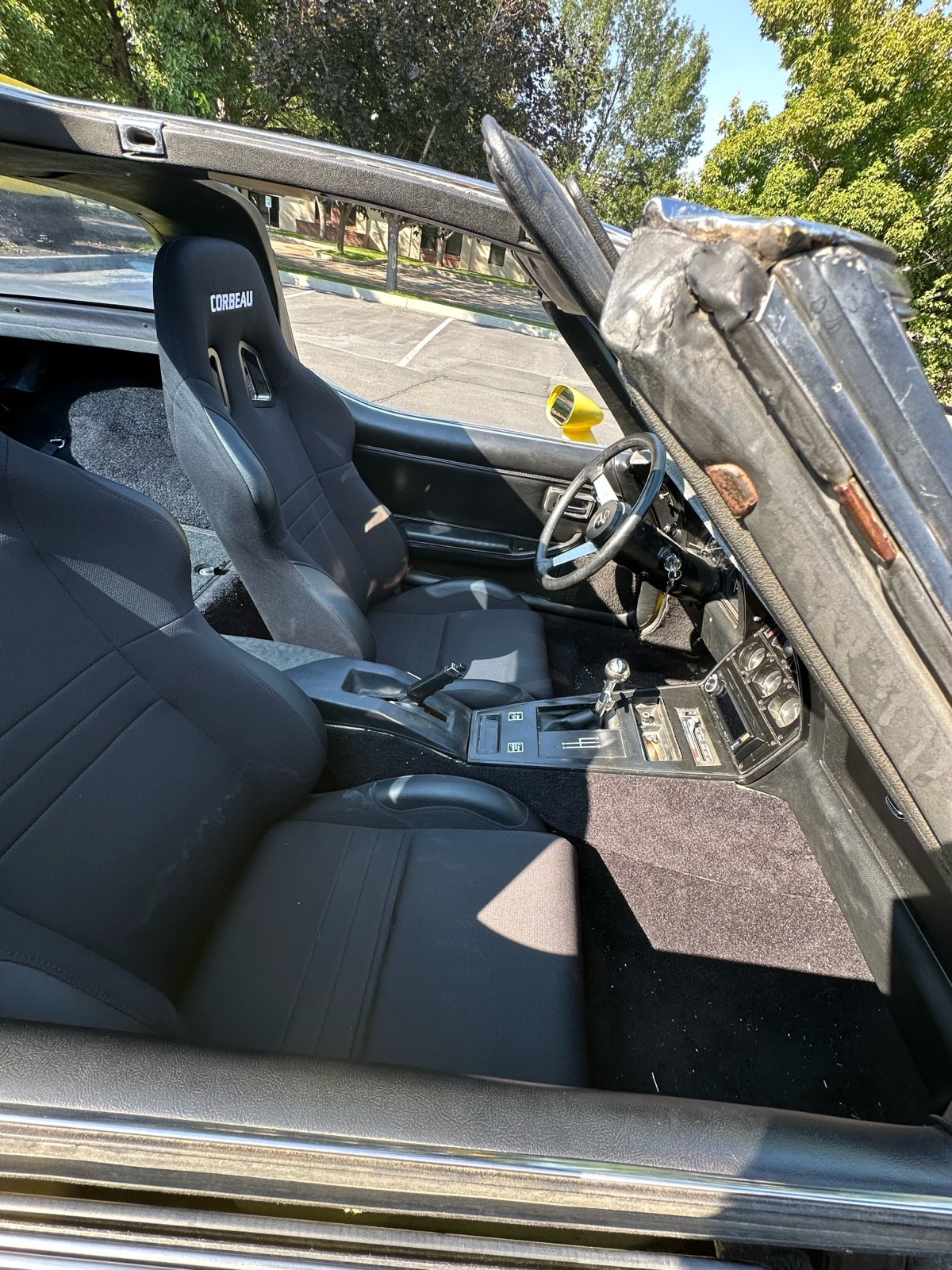 Chevrolet-Corvette-1979-15