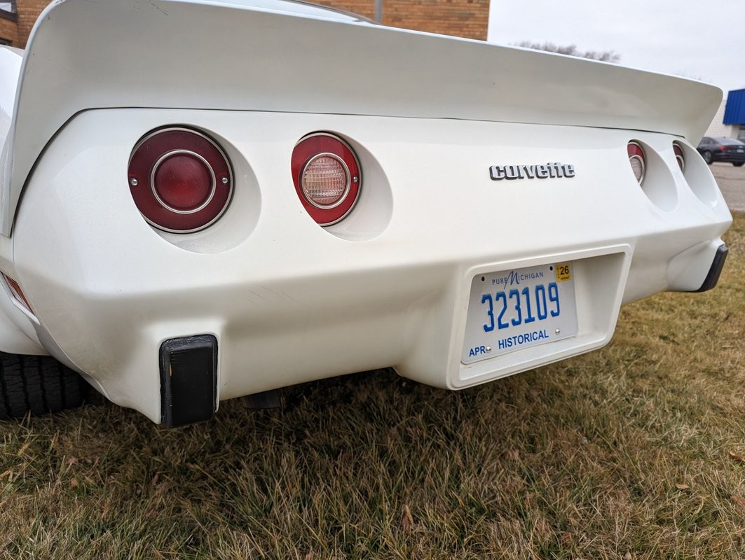 Chevrolet-Corvette-1979-16