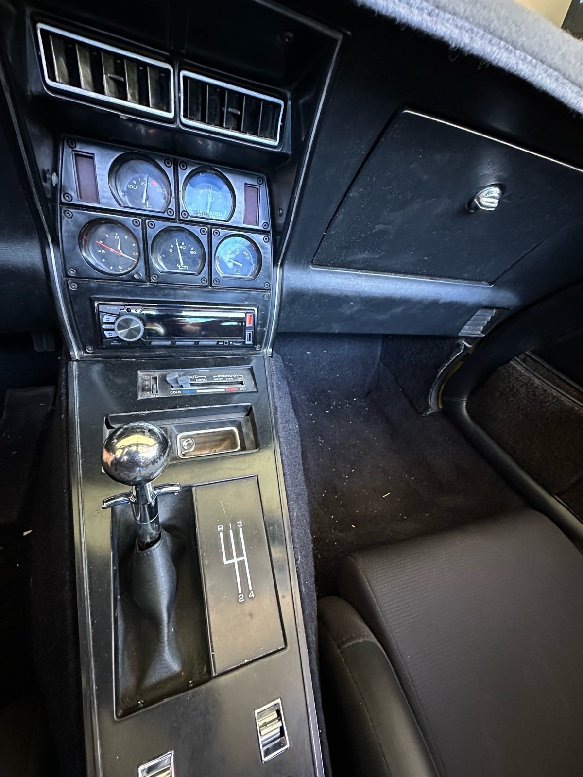 Chevrolet-Corvette-1979-16