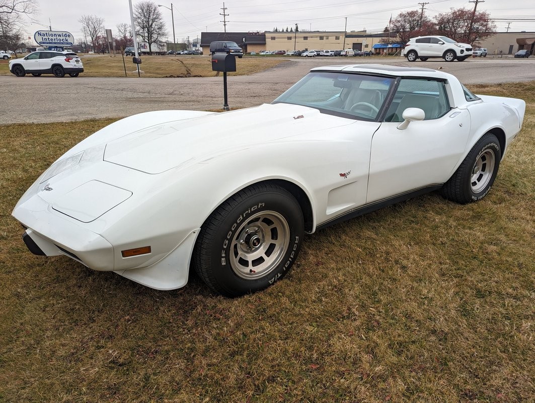 Chevrolet Corvette 1979 --