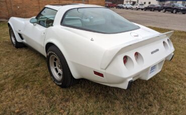 Chevrolet-Corvette-1979-4