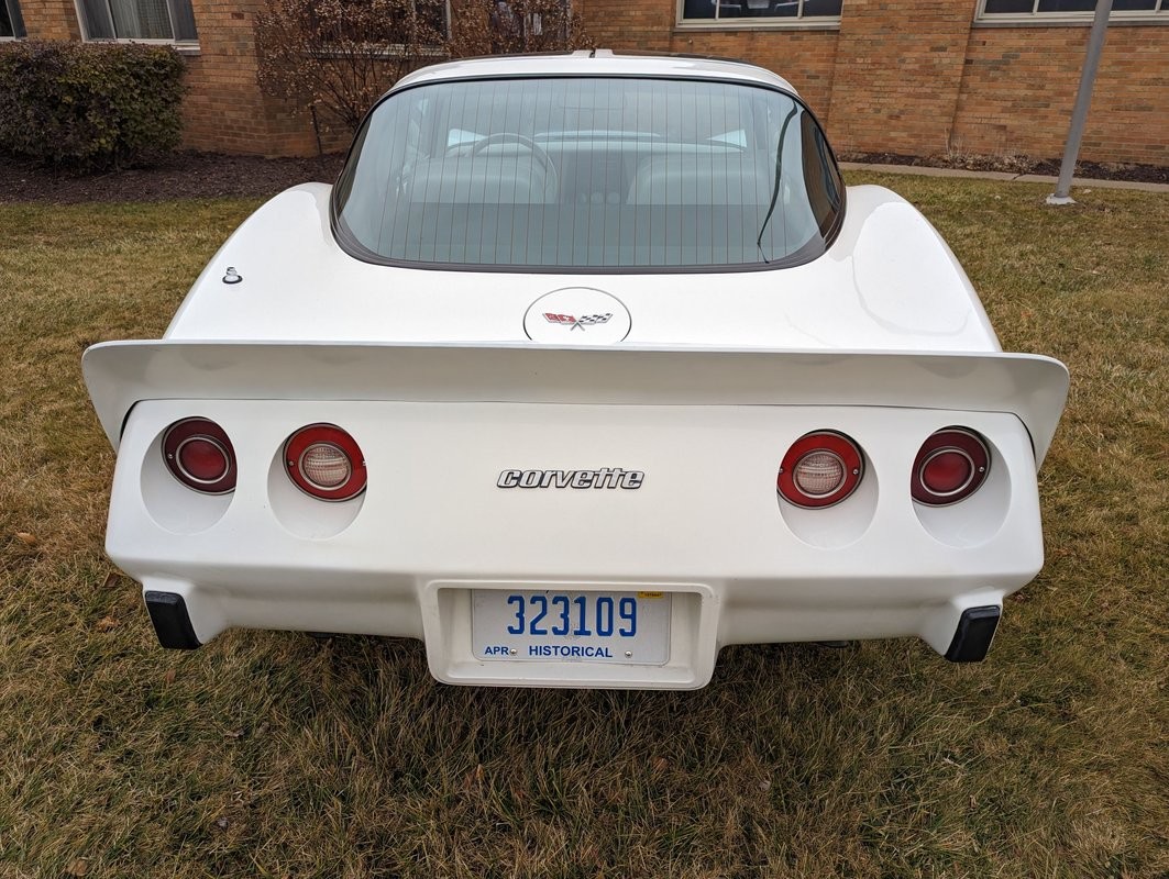 Chevrolet-Corvette-1979-5