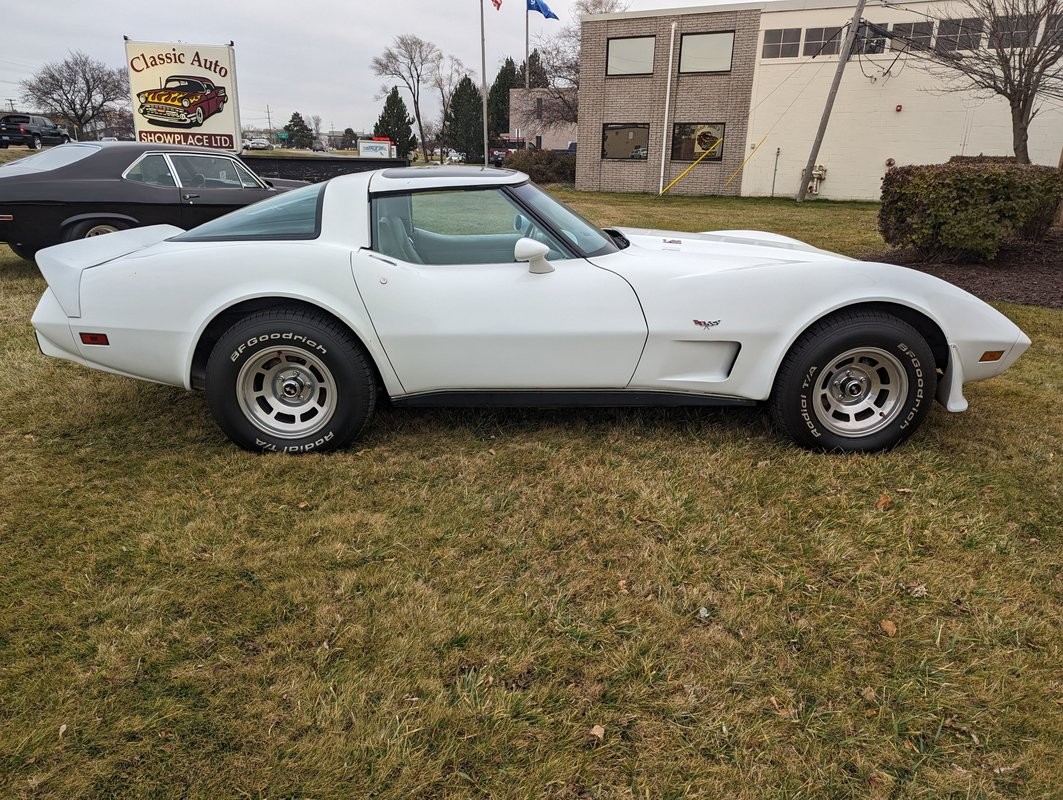 Chevrolet-Corvette-1979-7