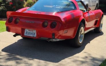 Chevrolet-Corvette-1979-Convertible-2
