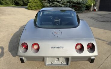 Chevrolet-Corvette-1979-Coupe-5