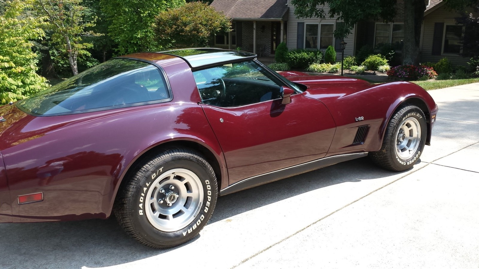 Chevrolet-Corvette-1980-1