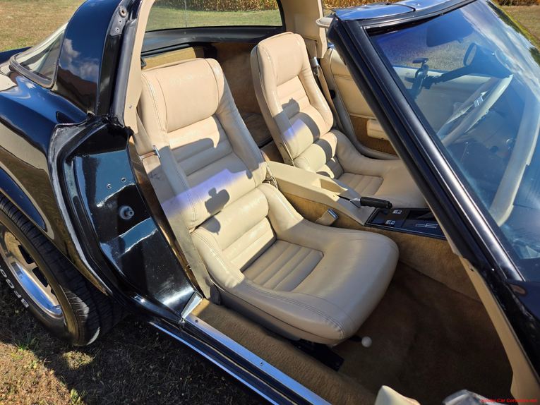 Chevrolet-Corvette-1980-Black-Tan-2