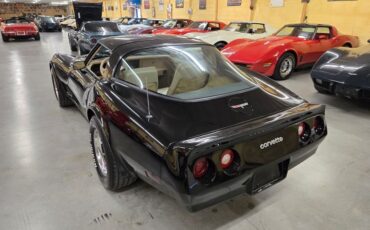 Chevrolet-Corvette-1980-Black-Tan-31