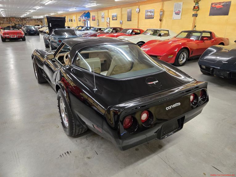 Chevrolet-Corvette-1980-Black-Tan-31