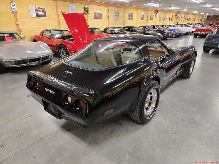 Chevrolet-Corvette-1980-Black-Tan-32