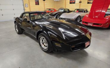Chevrolet-Corvette-1980-Black-Tan-34