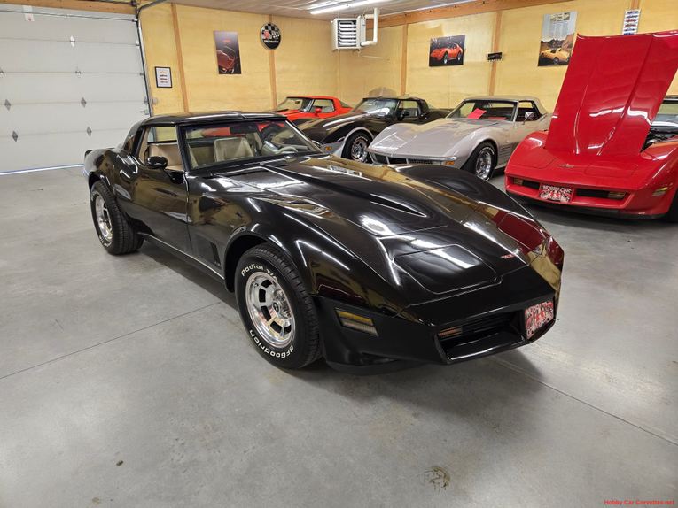 Chevrolet-Corvette-1980-Black-Tan-34