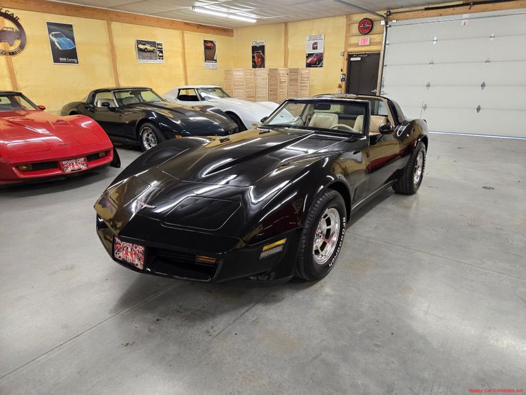 Chevrolet-Corvette-1980-Black-Tan-35