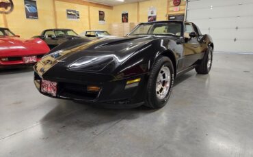 Chevrolet-Corvette-1980-Black-Tan-36